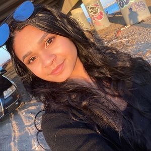 Meet your Posher, Anika